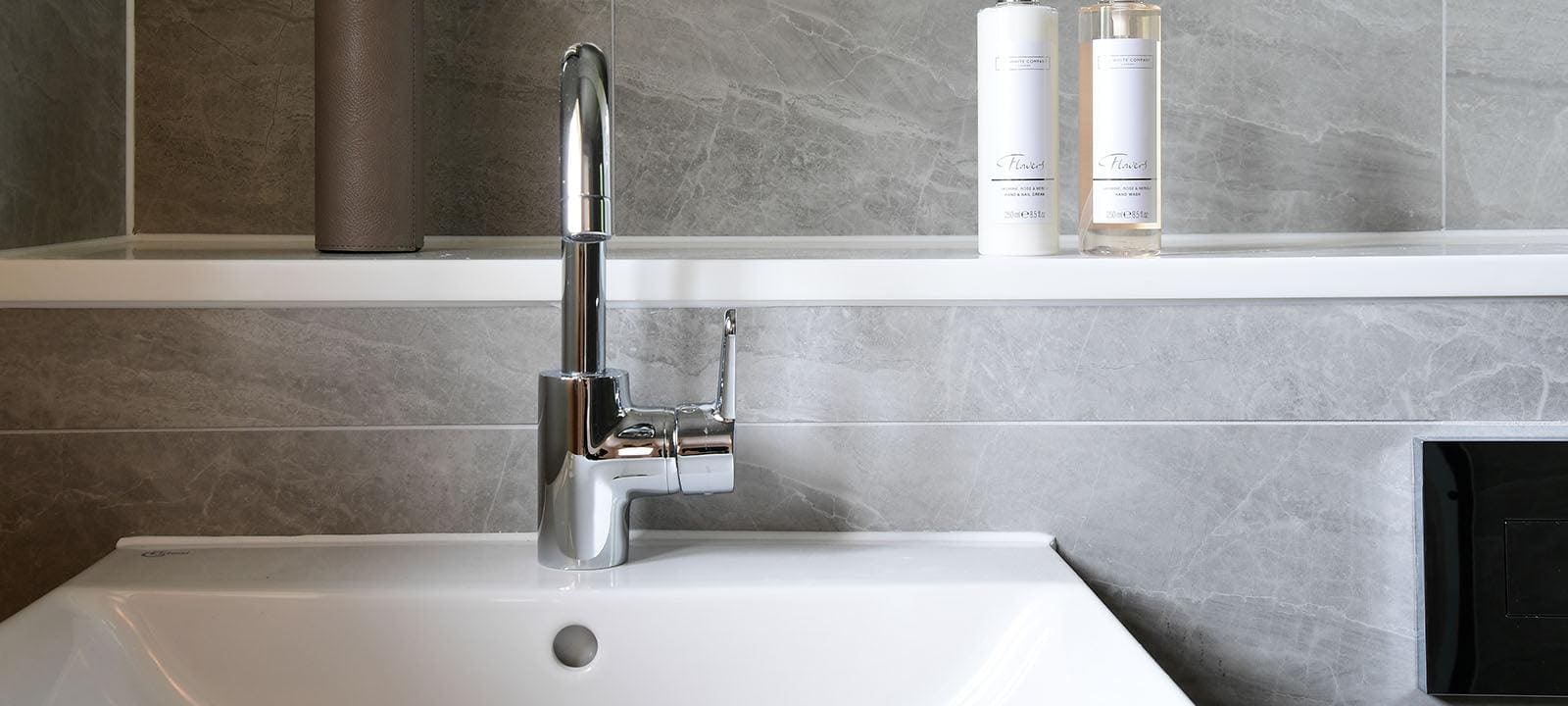 Minoli - Cashmire Oyster Matt, 60 x 60cm (VC03419) - Tiles & Stone To You